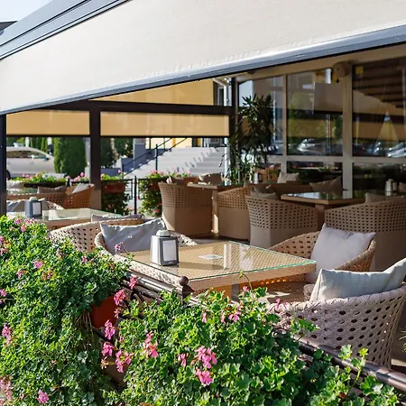 Отель Sonata Hotel&restaurant соната 3*